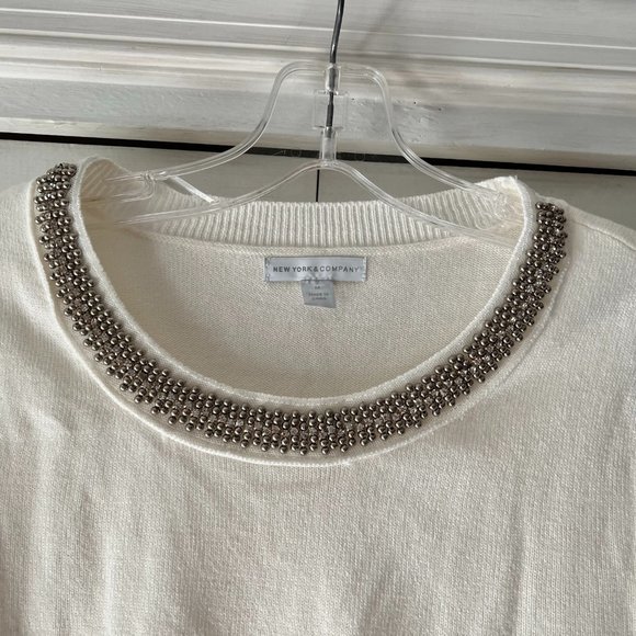 NWOT! New York & Co Winter White Sweater - Embellished Collar - Size Medium - Picture 2 of 5